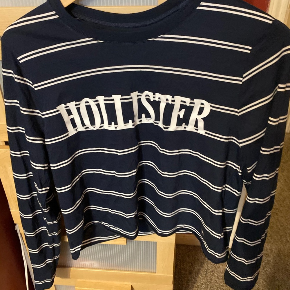 🌸 3 for  $30 Hollister crop top